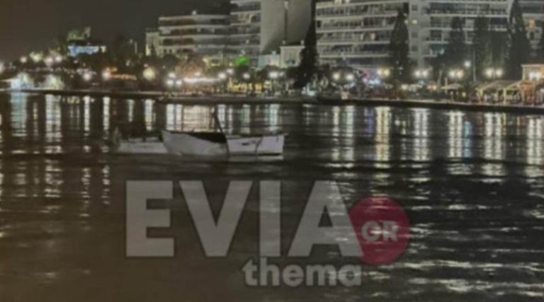 Viral το βίντεο με ιστιοφόρο που έπεσε πάνω στη γέφυρα του Ευρίπου στη Χαλκίδα