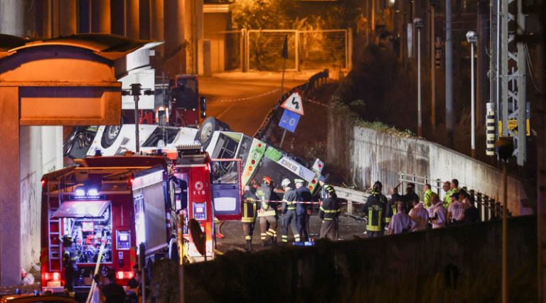 Βενετία: Πώς το λεωφορείο έπεσε από γέφυρα και παρέσυρε στο θάνατο 21 ανθρώπους – Σε κρίσιμη κατάσταση 4 τραυματίες