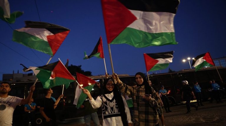 Πορεία διαμαρτυρίας Παλαιστίνιων προς την ισραηλινή πρεσβεία