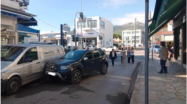 Πανικός στη Νέα Μάκρη: Αυτοκίνητο χωρίς οδηγό διέσχισε κάθετα τη Λ. Μαραθώνος και έπεσε πάνω σε παρκαρισμένο ΙΧ! (φωτό)