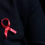 «Το κοινωνικό στίγμα μπορεί να σε σκοτώσει, όχι όμως ο HIV» – Αποκαλυπτική έρευνα για το πώς αντιμετωπίζονται οι οροθετικοί