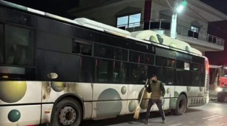 Βίντεο ντοκουμέντο από την επίθεση ανηλίκων με βόμβες μολότοφ σε λεωφορείο!