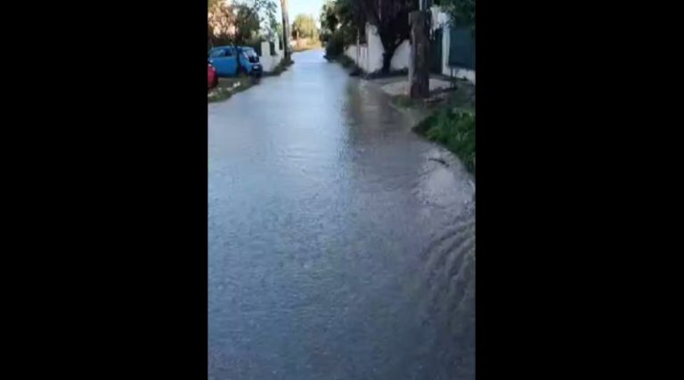 Αρτέμιδα: “Ποτάμι” το νερό στην οδό Πυθαγόρα! (βίντεο)