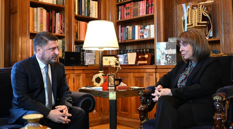 Συνάντηση της ΠτΔ Κατερίνας Σακελλαρόπουλου με τον νέο Περιφερειάρχη Αττικής Νίκο Χαρδαλιά στο Προεδρικό Μέγαρο