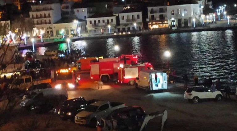 Τραγωδία: Ένας νεκρός από την πτώση αυτοκινήτου στο λιμάνι στην Πύλο – Αναζητείται και άλλο άτομο! (φωτό)