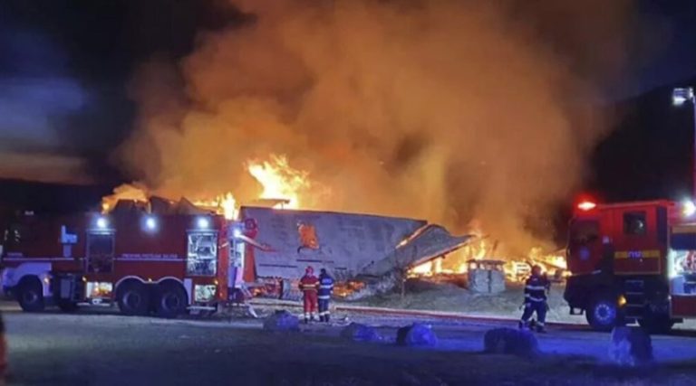 Τραγωδία σε ξενώνα στην Ρουμανία: Πέντε νεκροί, μεταξύ αυτών ένας ανήλικος μετά από φωτιά – Αγνοούνται δύο άτομα