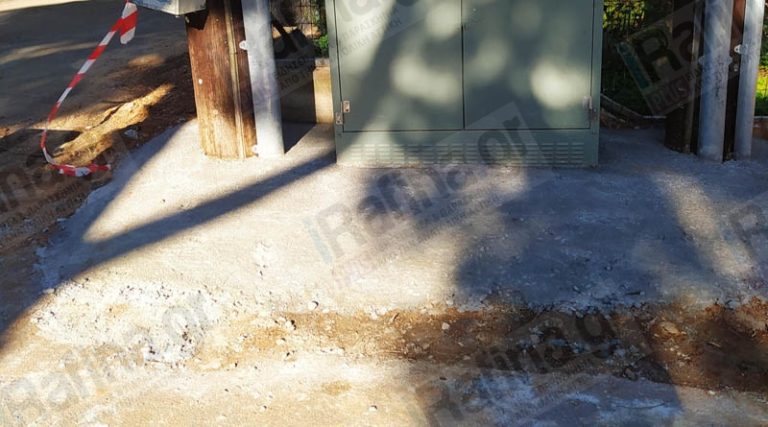 Νέα Μάκρη: Άλλαξαν μετασχηματιστή στο Ζούμπερι και άφησαν χαντάκι 30 μέτρων! (φωτό)