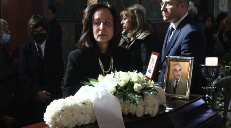 “Ο κ.Τακης έφυγε!” – Πέθανε ο πατέρας της Άννας Διαμαντοπούλου