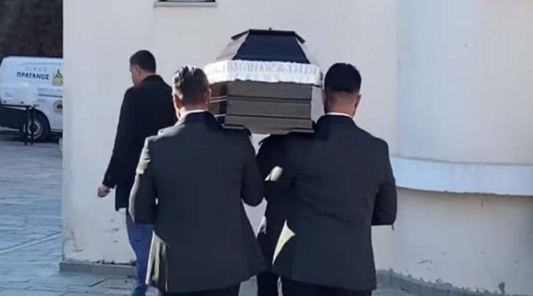 Θρήνος στην κηδεία της 41χρονης Γεωργίας – Τραγική φιγούρα η13χρονη κόρη της