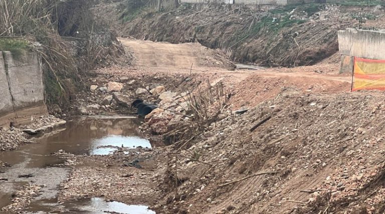 Α. Βασιλόπουλος: Οι τεράστιες επιχωματώσεις εντός της κοίτης του Μεγάλου Ρέματος Ραφήνας αυξάνουν τον κίνδυνο πλημμύρας (φωτό)