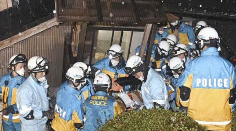Σεισμός στην Ιαπωνία: Γυναίκα 90 ετών ανασύρθηκε ζωντανή από τα χαλάσματα –  Στους 126 οι νεκροί, 222 οι αγνοούμενοι