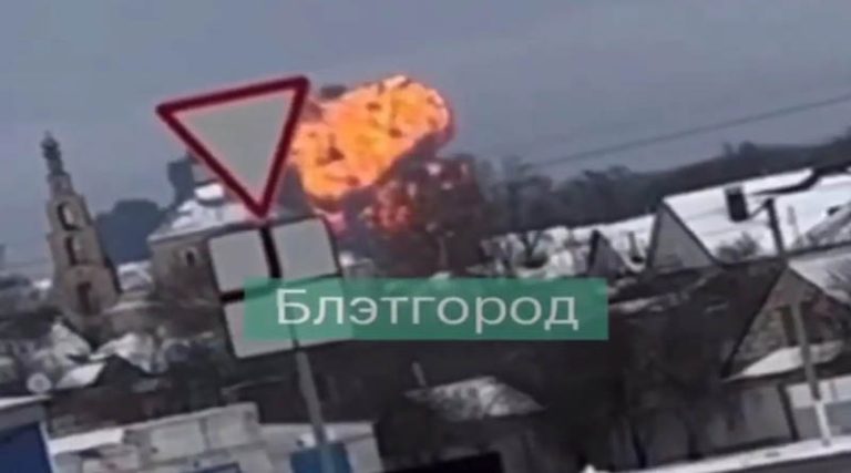 Αεροσκάφος με πάνω από 60 επιβάτες συνετρίβη στη Ρωσία κοντά στα σύνορα με την Ουκρανία! (βίντεο)