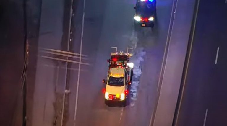 Κινηματογραφική καταδίωξη κλεμμένου αυτοκινήτου – Οδηγούσε στο αντίθετο ρεύμα, συγκρούστηκε με 13 οχήματα! (βίντεο)
