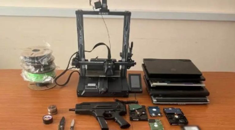 Απολογούνται σήμερα τρία μέλη της οργάνωσης που κατασκεύαζε όπλα με 3D printer