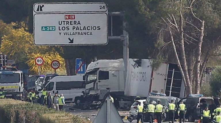Φορτηγό έπεσε πάνω σε αστυνομικό μπλόκο στην Σεβίλλη – 6 νεκροί!