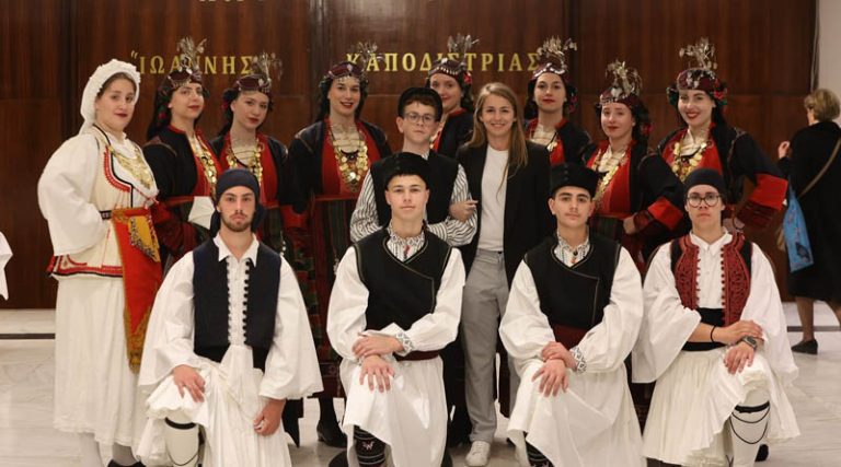 Το Λύκειο Ελληνίδων Ραφήνας στους εορτασμούς για την 25η Μαρτίου στο Πολεμικό Μουσείο