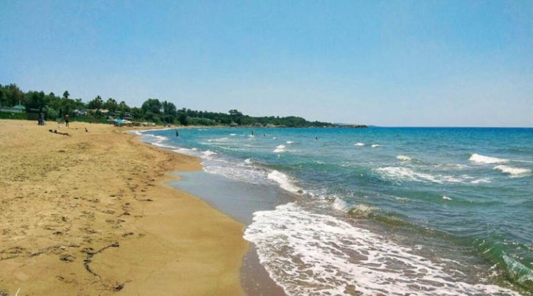 Ταυτοποιήθηκε η σορός που εντοπίστηκε στην παραλία της Κουρούτας – Τι εξετάζουν οι αρχές