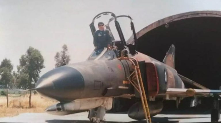Αντιπτέραρχος ε.α Κωνσταντίνος Ιατρίδης: Πώς κατάφερε να σωθεί πριν από 40 χρόνια από φλεγόμενο αεροσκάφος