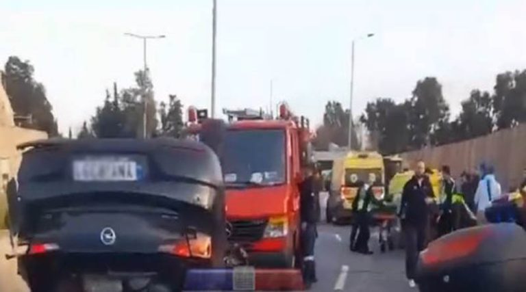 Ταξί συγκρούστηκε με ΙΧ και αναποδογύρισαν! (φωτό & βίντεο)