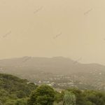 Καιρός αύριο: Αφρικανική σκόνη, λασποβροχές και υψηλές θερμοκρασίες την Κυριακή