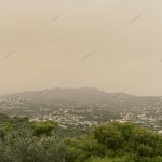 Καιρός: Συννεφιά και σκόνη εμπόδισαν την άνοδο της θερμοκρασίας – Έρχονται 38ρια την Τρίτη