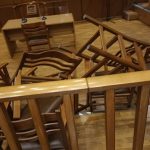 Δίκη για την φωτιά σε Ραφήνα & Μάτι: Στο αστυνομικό τμήμα ο άνδρας που πέταξε καρέκλα στον Ματθαιόπουλο