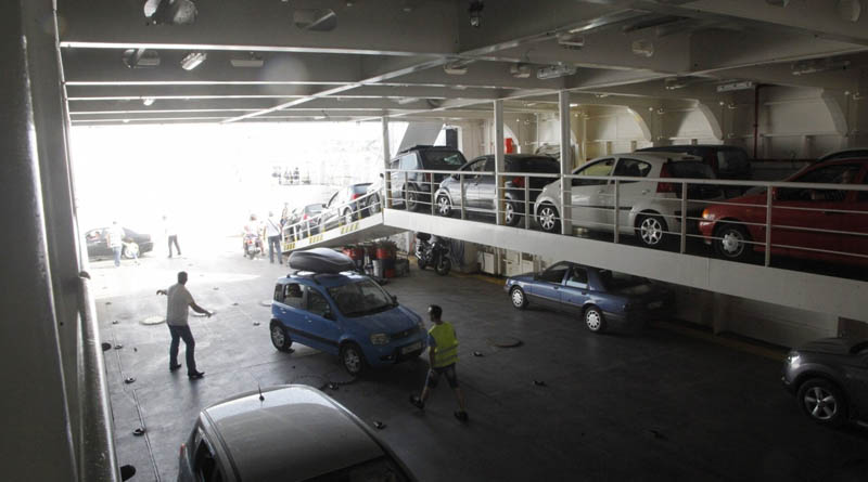 Ραφήνα: Τραυματίστηκε γυναίκα στο γκαράζ πλοίου την ώρα που έδενε στο λιμάνι – Μεταφέρθηκε σε νοσοκομείο!