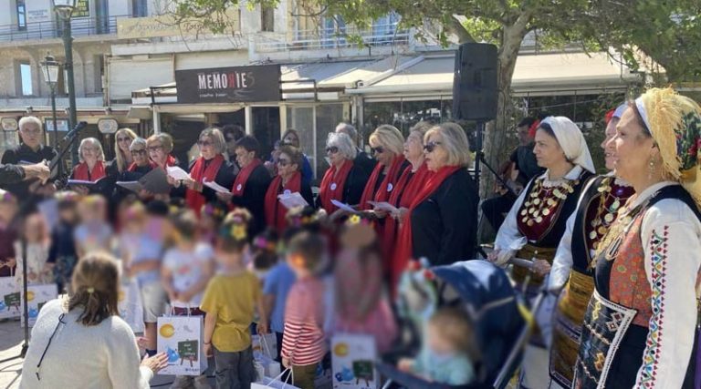 Ραφήνα: Το Λύκειο Ελληνίδων, τα ΚΑΠΗ & τα παιδιά των παιδικών σταθμών γιόρτασαν την Ανάσταση του Λαζάρου (φωτό)
