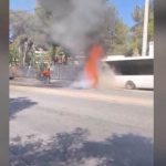 Η στιγμή που τουριστικό λεωφορείο τυλίχθηκε στις φλόγες! (βίντεο)