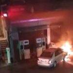 Αυτοκίνητο «καρφώθηκε» σε αντλία βενζινάδικου! (φωτό & βίντεο)