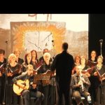 Μια προσευχή για τα Τέμπη από την Δημοτική Χορωδία Σπάτων Αρτέμιδος (βίντεο)